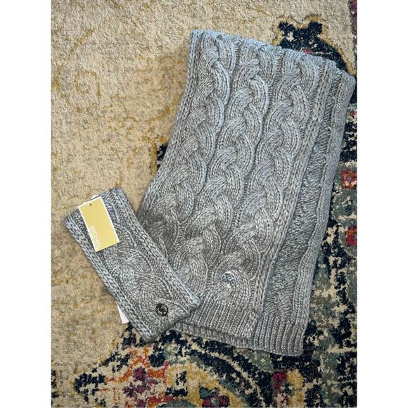 Michael Kors - Cable-Knit Headband and Scarf Set - Picture 1 of 3